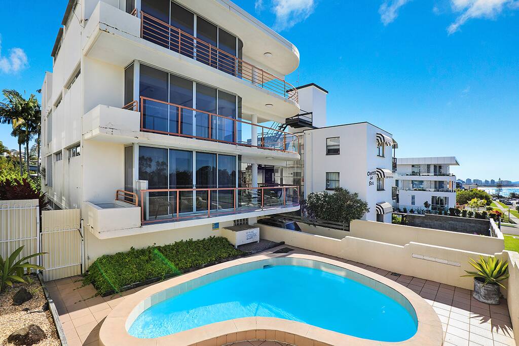 Pool area