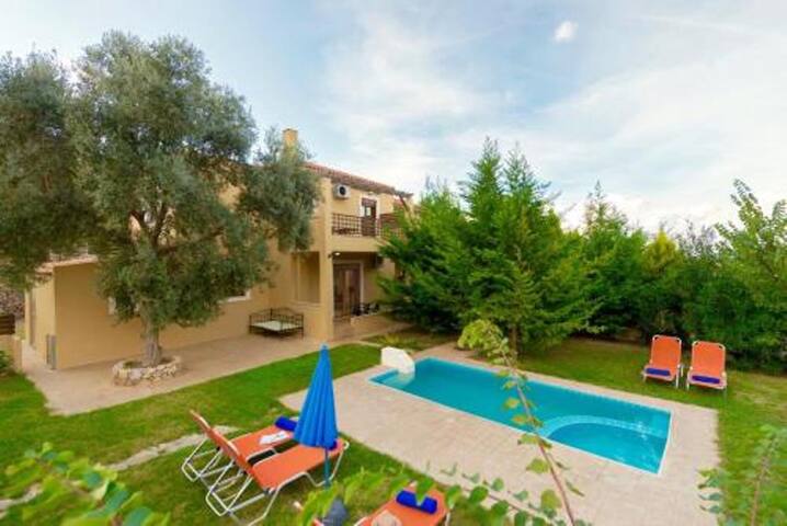 Family villa for 14 person gallery image 5