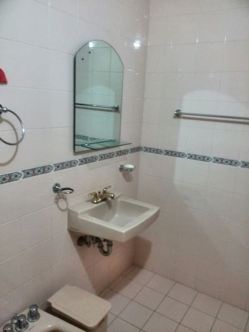 Salle de bain de chambre 1