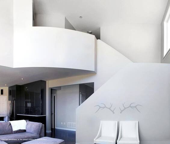 Luxe Home, Backyard Oasis, Pool & Hot Tub! gallery image 3