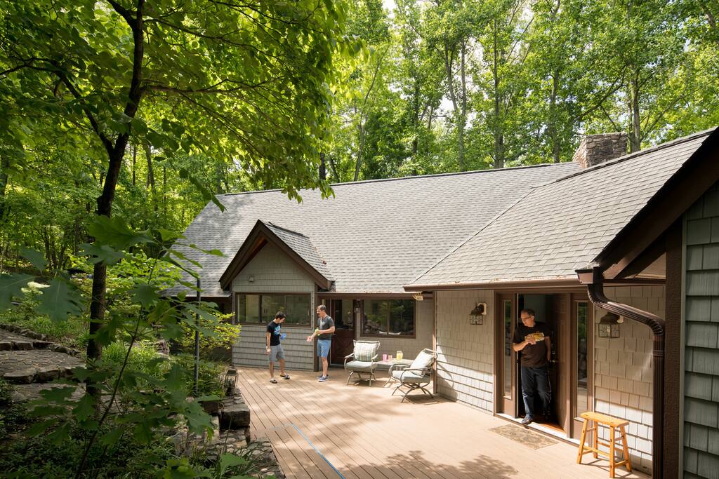 Sweet Virginia Blue Smith Mtn Lake Houses for Rent in