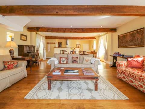 Top Airbnb: Secluded Barn set within private 150 acres in Lincolnshire
