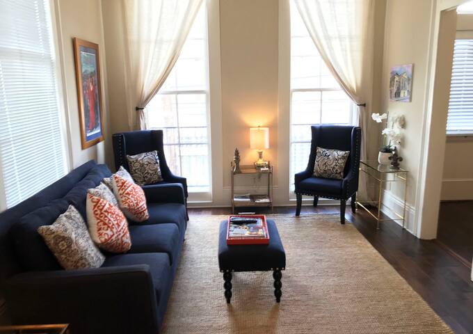 Balcony & Beautiful French Quarter 2 gallery image 4