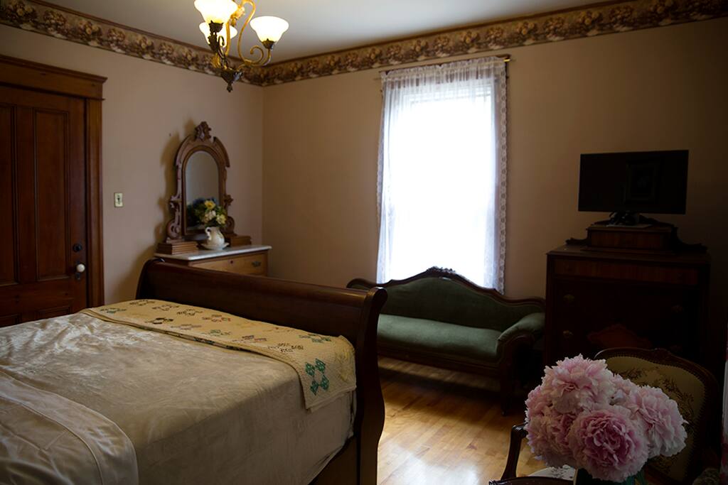 Bedroom 202