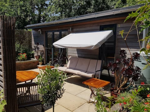 Successful Airbnb property: Excellent location in Fowey with parking in Fowey