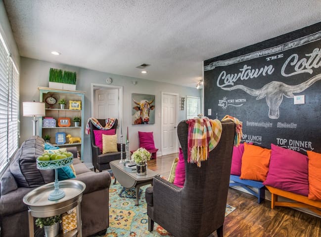 Cowtown Cottage: Close to all FW Fun!