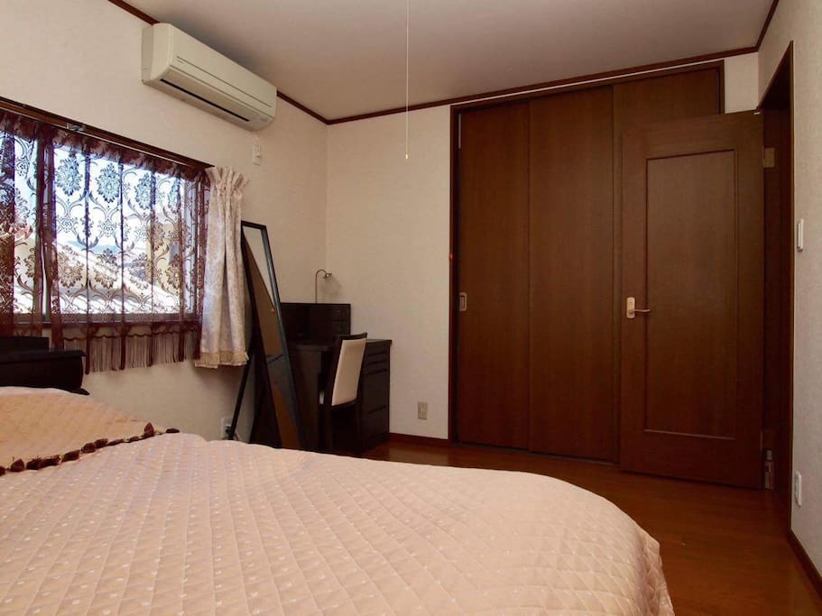 主寝室・MasterBedroom