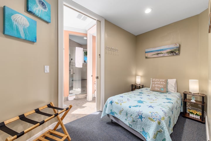 大主套房外的保姆/辅助卧室