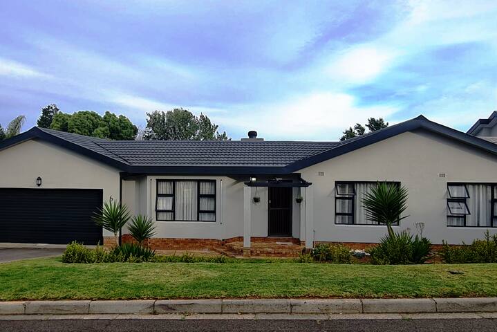 3-Bedroom home with Pool and spectacular view gallery image 2