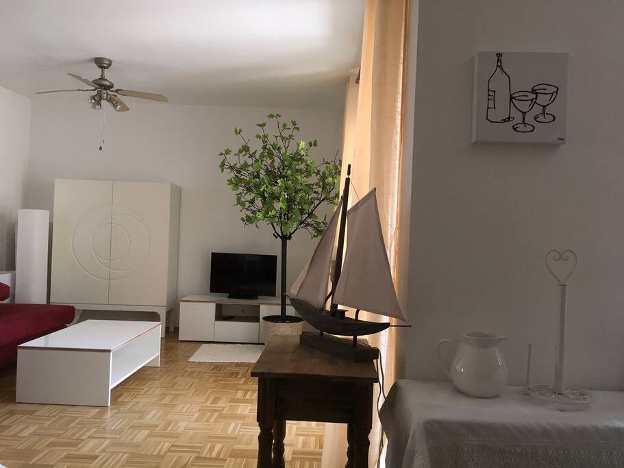 Wohnzimmer mit Schlaf Couch