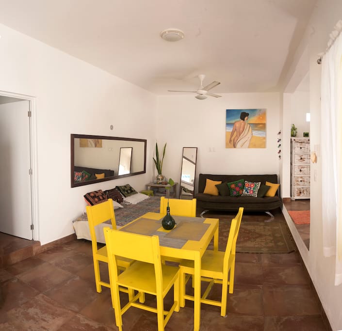 Estancia con Sofa Cama, Comedor y Cocina