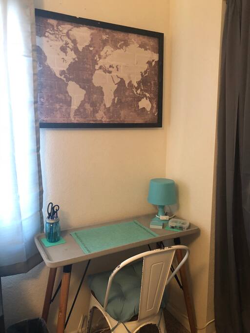 work station w/amenities