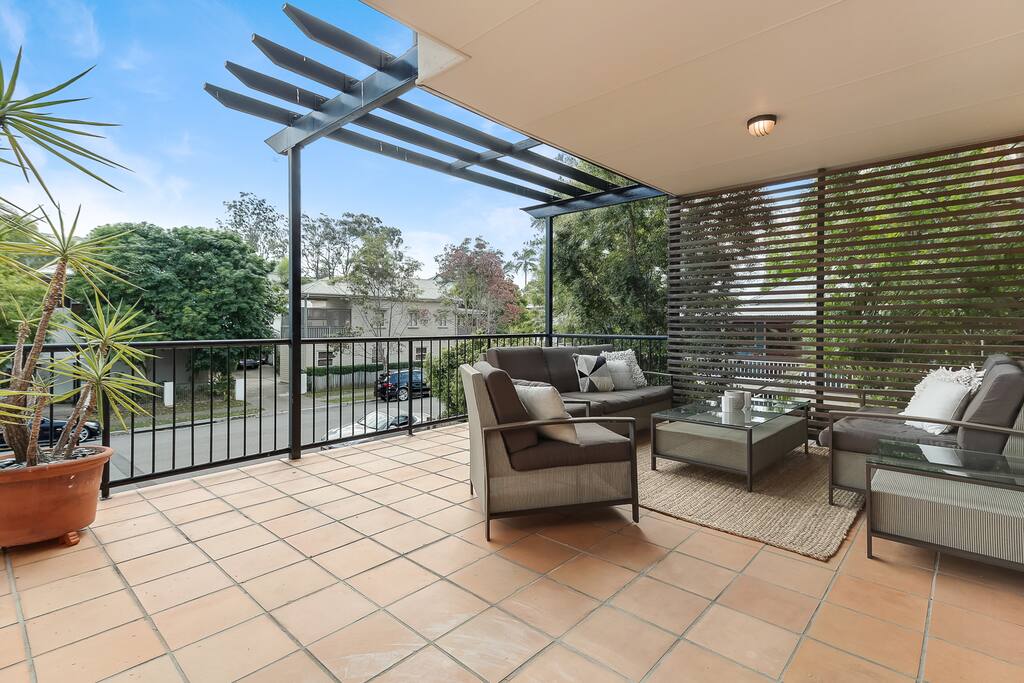 North facing 42sqm alfresco entertaining
