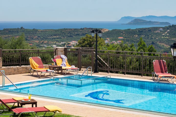 Family Villa w/Pool, Children Area, BBQ, Ping Pong gallery image 2