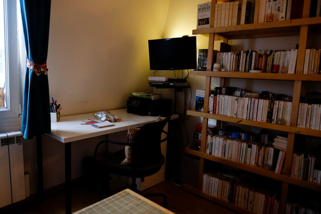 Coin bureau - Desk
