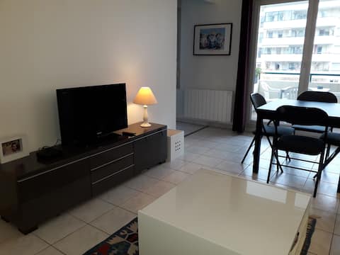 Popular Airbnb listing: Lyon Confluence, beautiful, quiet 2-room apartment in Lyon