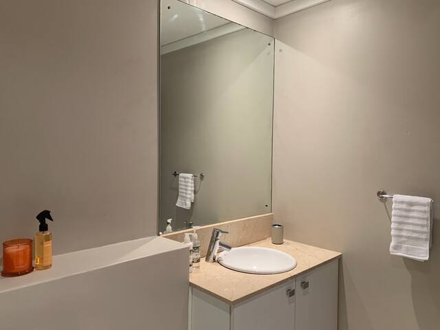 Luxury city central, lion’s head view apartment gallery image 4