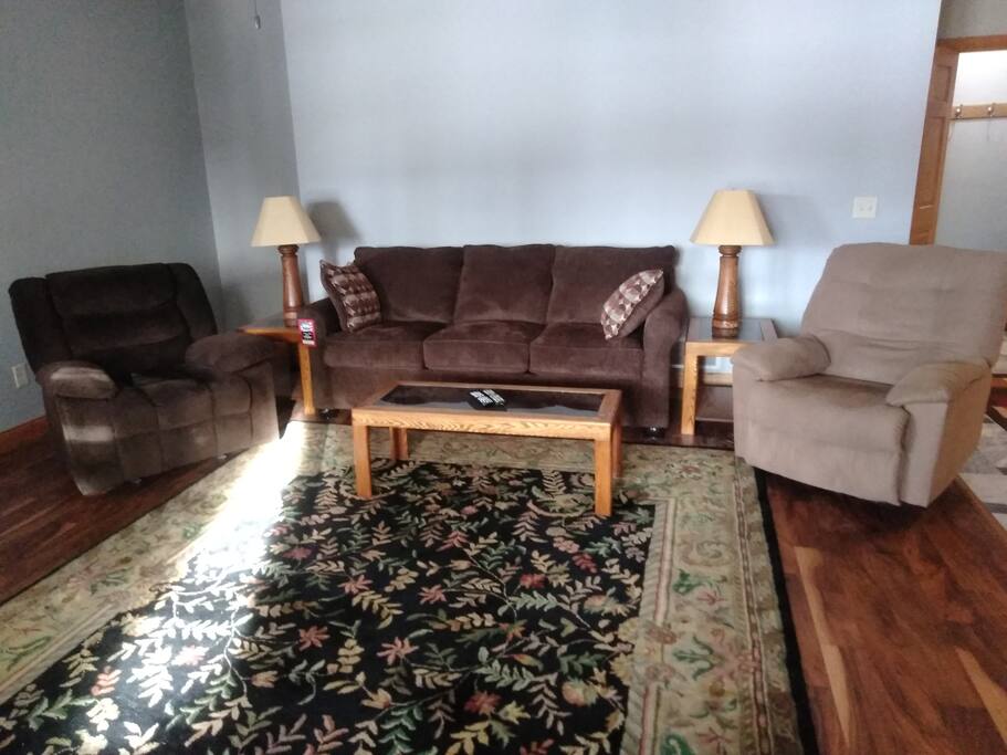 Living room seating & tables