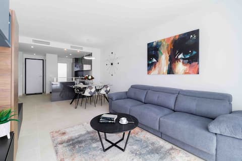 Top performing Airbnb: 2-bedroom Condo with Sea View and Rooftop Terrace in Orihuela
