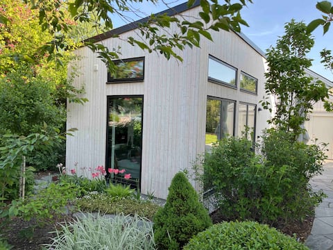 Wonderful mini house 30 sqm, garden and patio.