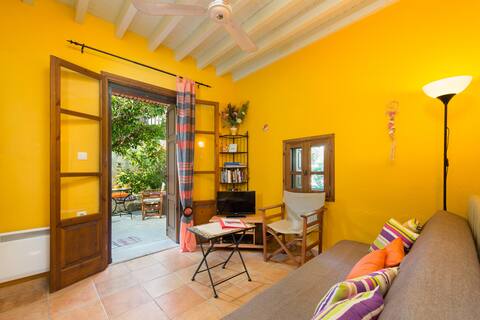 Successful Airbnb property: Wonderful Garden/Fully Equipped Home,Medieval Town in Δημοτική Ενότητα Ρόδου