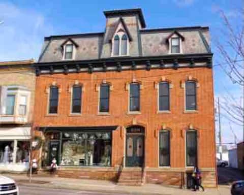 The Brenner 1 (Historic building at Medina Square)