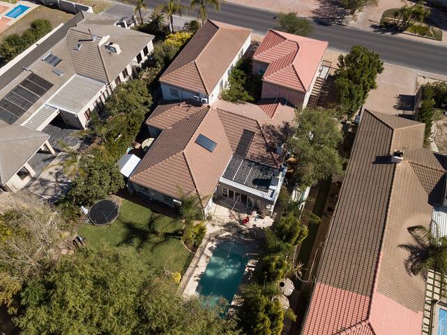 Lovely family home in Durbanville. gallery image 5