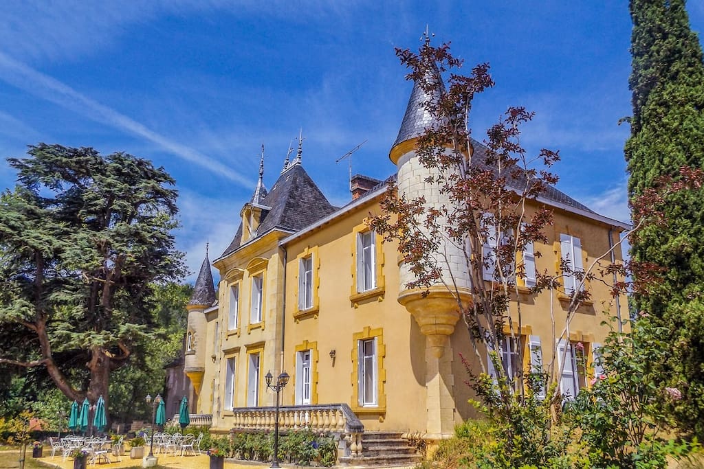 Chateau Monteil: The house