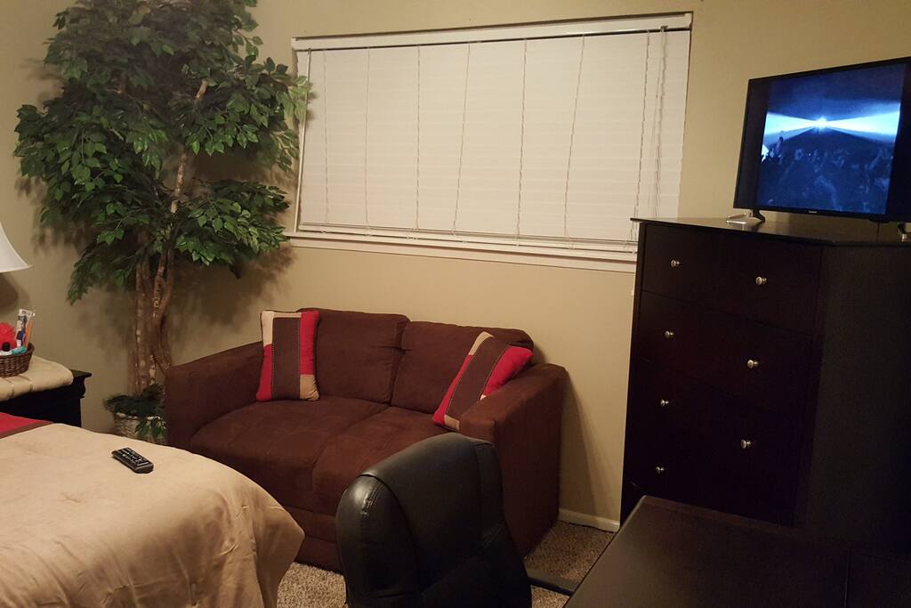 32 inch flat smart TV with cable, netflix and other popular streaming services are readily available.