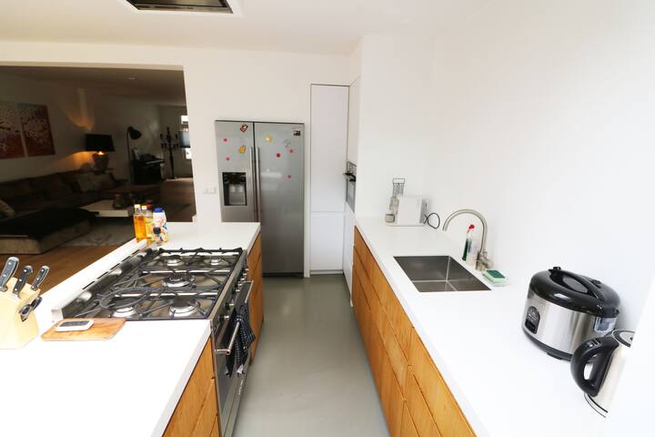 Spacious apartment with private garden gallery image 2