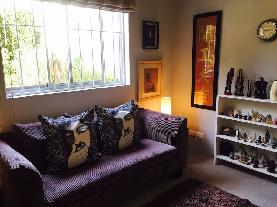 Sitting room. Great to read and relax.