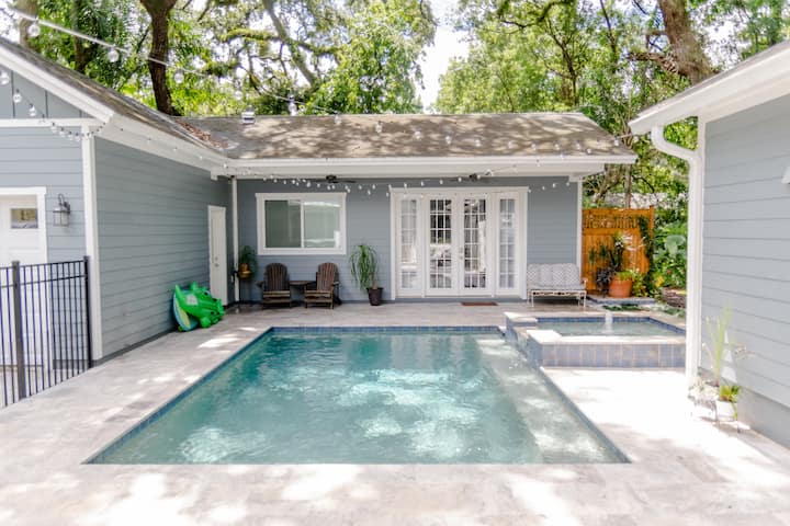 Backyard Bungalow POOL Walk to DWTN Eco-Friendly