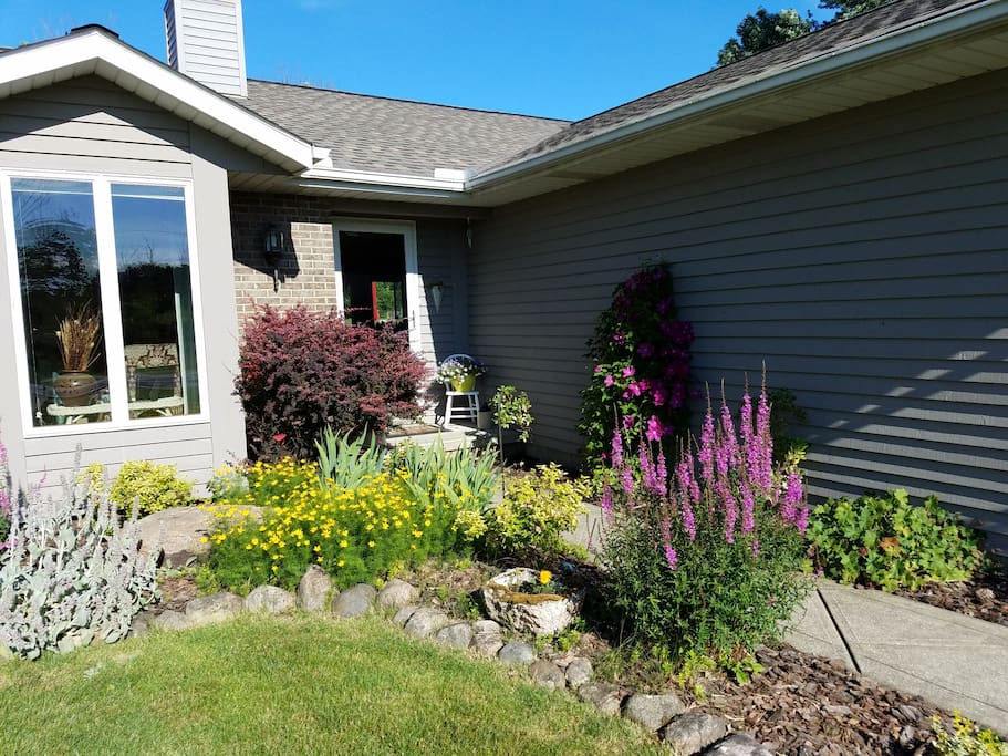 Your path to a our sweet retreat, steps to METROPARKS & your own private space to enjoy