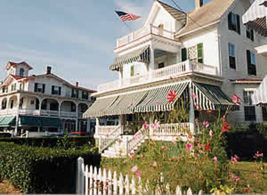 Exterior 209 Howard