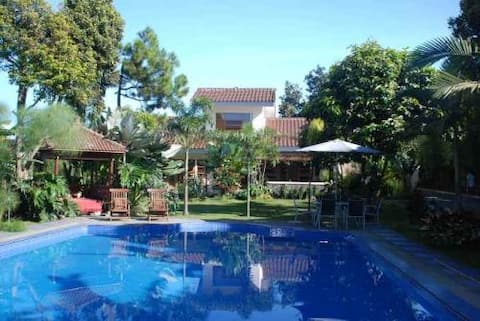Villa Lembang, The Five Cloves