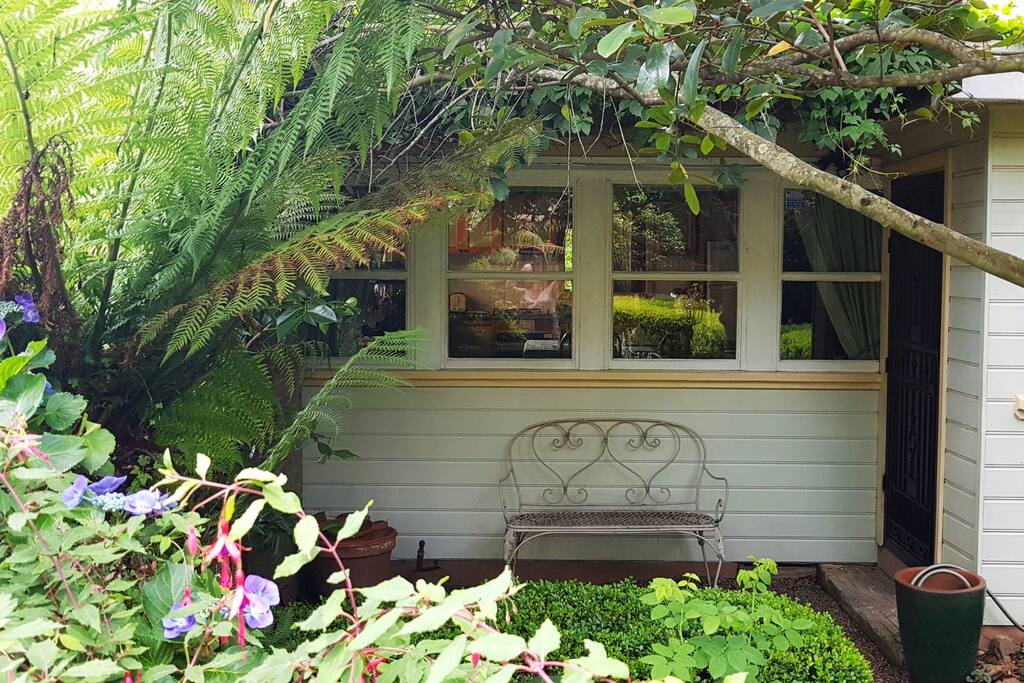 Secret Garden Cottage Pet Friendly Cottages For Rent In Katoomba