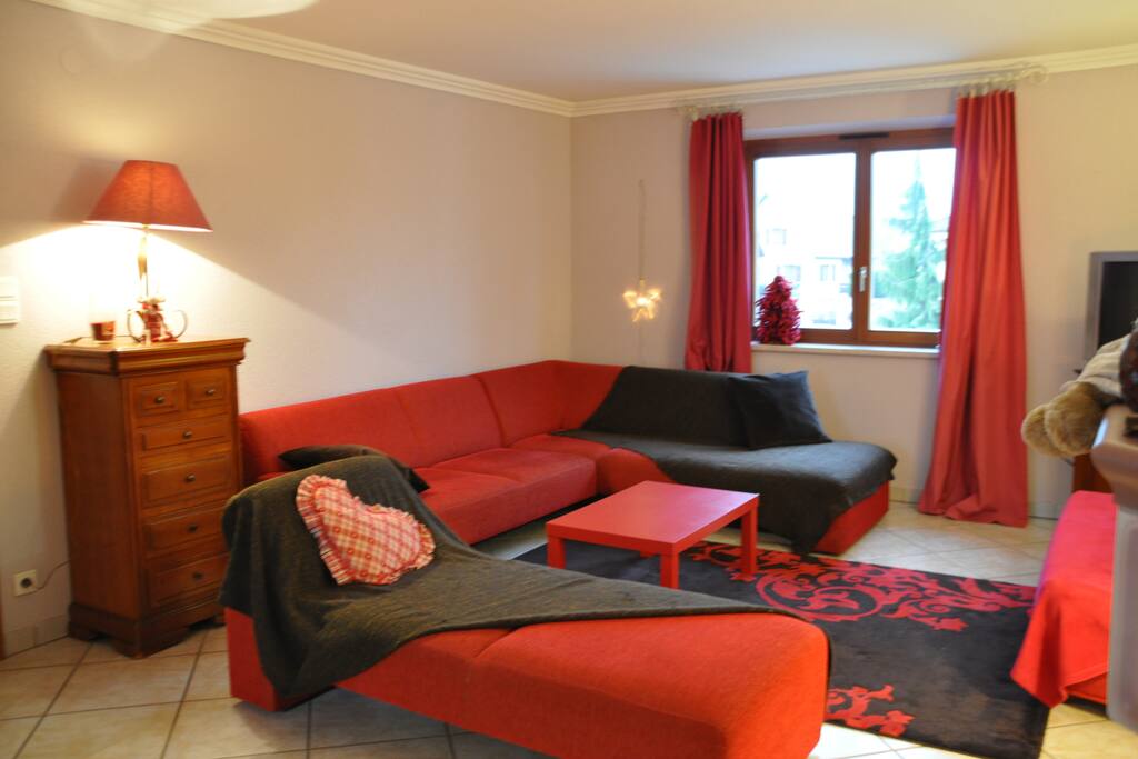 plus 2 couchages dans le salon clic clac salon fermé