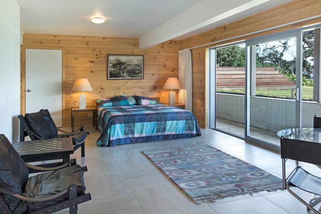 Super king bed, single next room