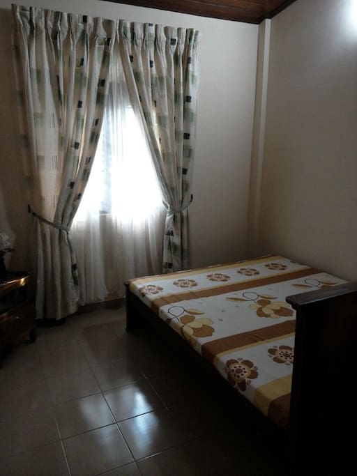 Upstairs bedroom 2