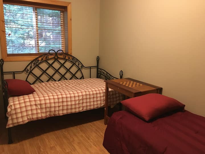 Два единечни кревета