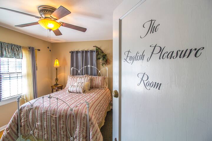 Foxtrot Inn B&B - The English Pleasure Room (Full)