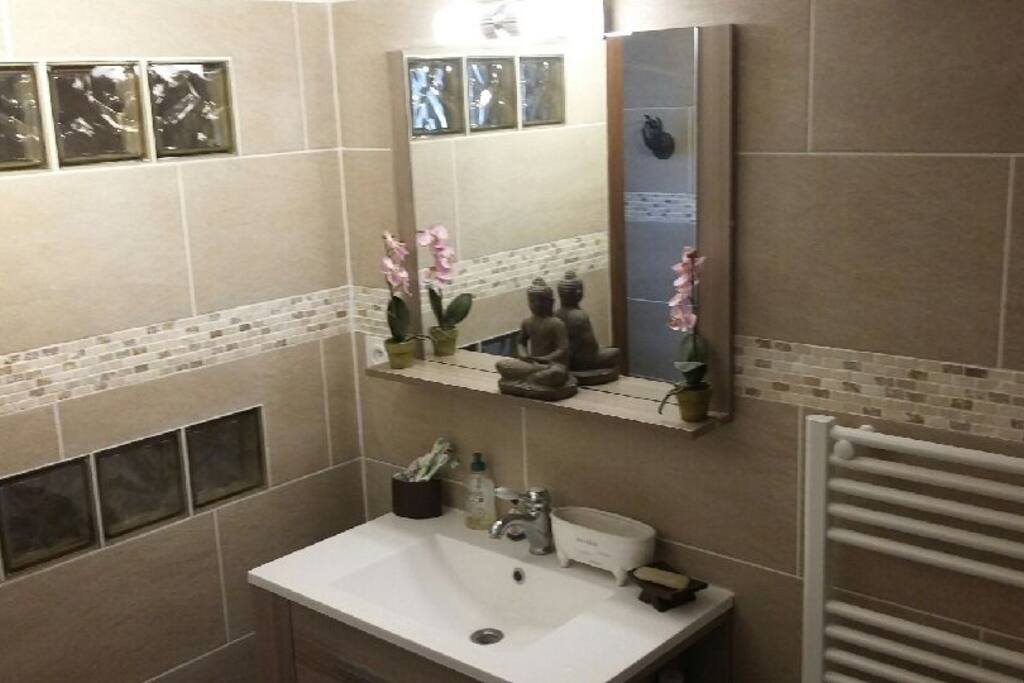 Salle de bains au 1er étage