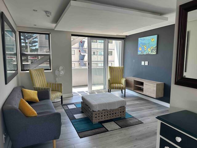 Penthouse supreme / large patio gallery image 2