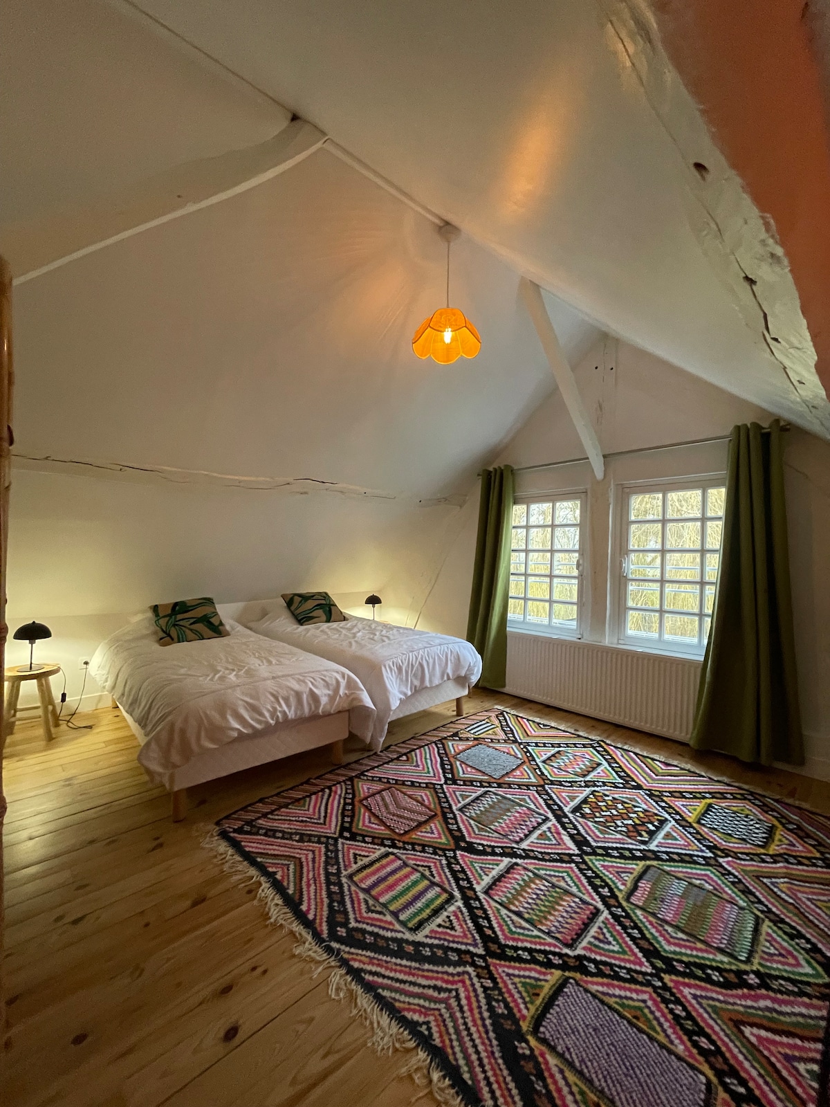 soba na katu uz rijeku 