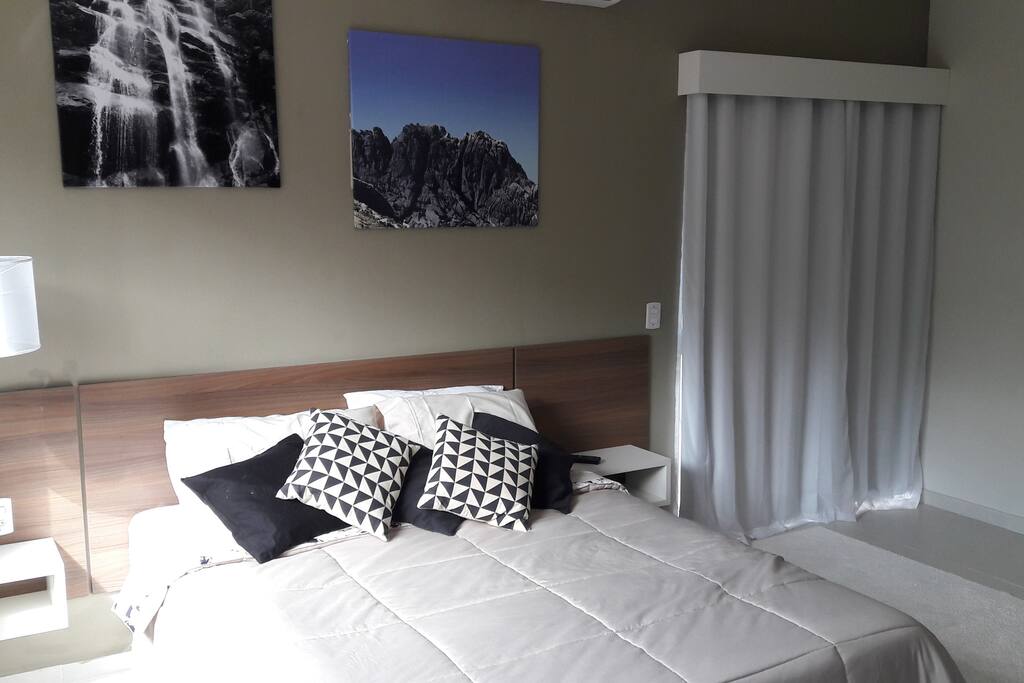 quarto de casal com varanda