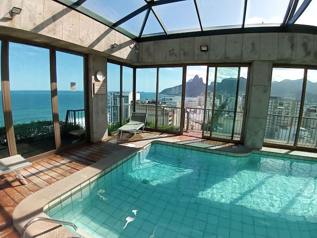 DAfr12 TIFFANY’s vista frontal mar de Ipanema.