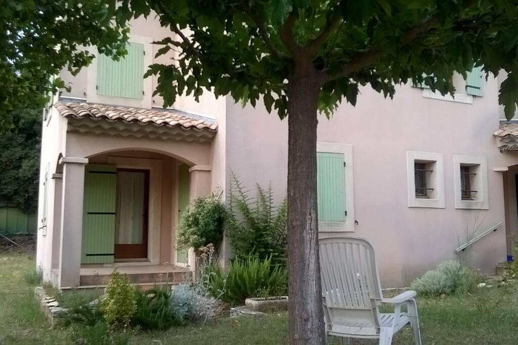 Chambre d'hôtes indépendante de l'habitation principale.