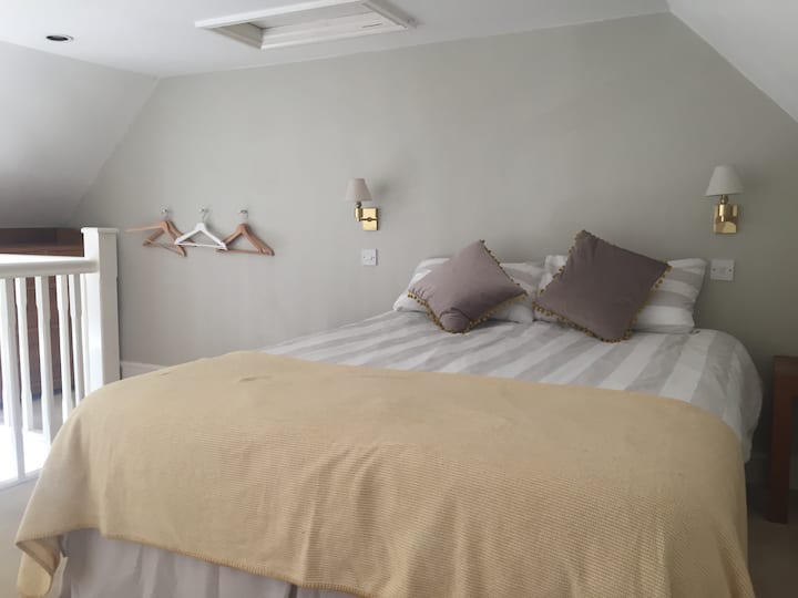 Спална соба 4 во посебен анекс, брачен кревет (широк 180-220 см)