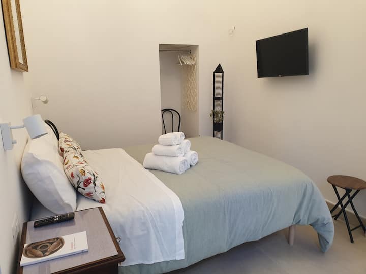 100 meters from the National Museum Crystal Room Holiday homes for