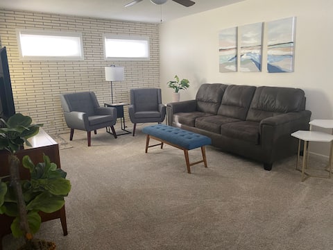 Clean 3 bedroom with garage close to park